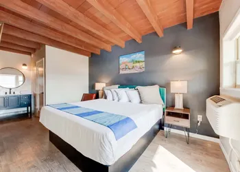 Taos Motor Lodge hotel thumbnail 2
