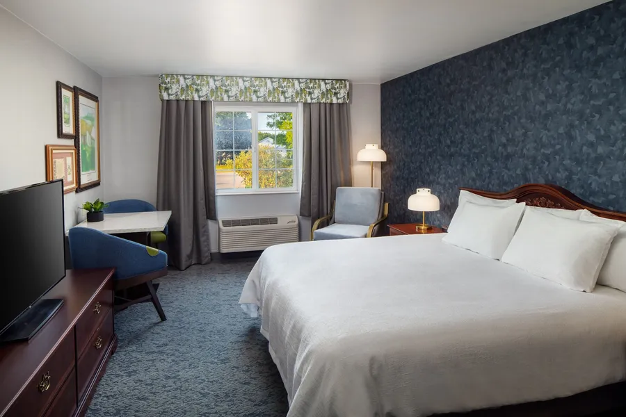 Irish Cottage Inn & Suites hotel detail image 6
