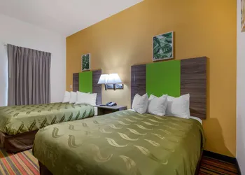 Quality Inn & Suites Elgin hotel thumbnail 6