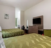 Quality Inn & Suites Elgin hotel detail image 7