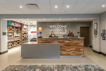 Hampton Inn & Suites Howell hotel thumbnail 5