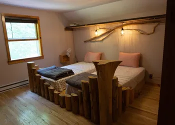 Llama House ADK hotel thumbnail 7