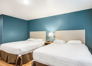 WoodSpring Suites Chicago Addison hotel thumbnail 8