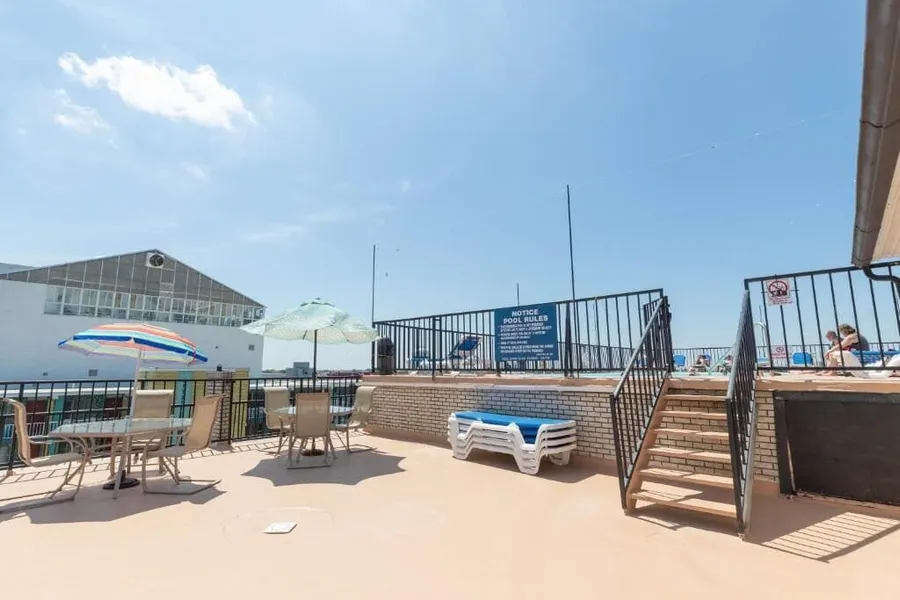 Premiere Motor Inn hotel detail image 6