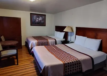 Shamrock Motel hotel thumbnail 2