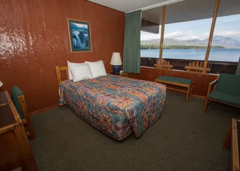 Village Inn At Apgar - Inside the Park hotel thumbnail 3