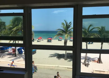 Golden Sand Oceanfront hotel thumbnail 8