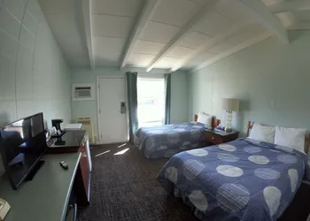 Copper Lantern Motor Lodge hotel thumbnail 4