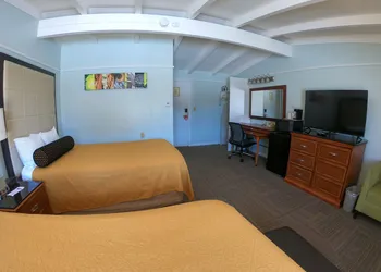 Copper Lantern Motor Lodge hotel thumbnail 8