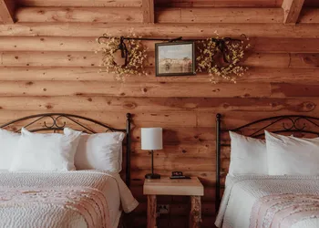 Bryce Canyon Log Cabins hotel thumbnail 3