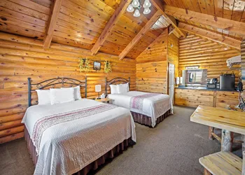 Bryce Canyon Log Cabins hotel thumbnail 6