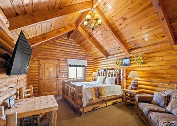 Bryce Canyon Log Cabins hotel thumbnail 8