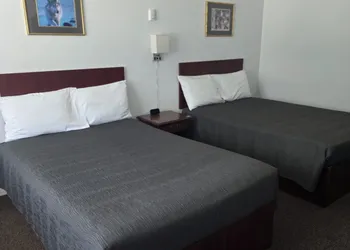 White Fang Motel hotel thumbnail 5