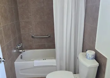 White Fang Motel hotel thumbnail 6
