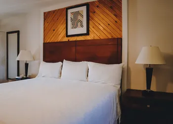 The Inn At Gull Lake hotel thumbnail 2