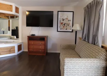 The Inn At Gull Lake hotel thumbnail 4