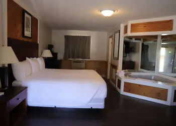 The Inn At Gull Lake hotel thumbnail 8