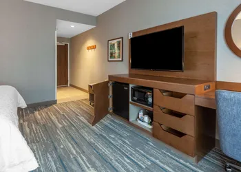 Hampton Inn & Suites Bloomfield Hills Detroit hotel thumbnail 4