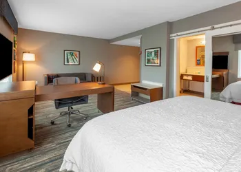 Hampton Inn & Suites Bloomfield Hills Detroit hotel thumbnail 7