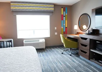 Hampton Inn & Suites St. Clairsville hotel thumbnail 5