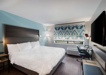 Tru by Hilton Warsaw hotel thumbnail 8