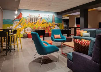 TRU by Hilton Lynchburg hotel thumbnail 2