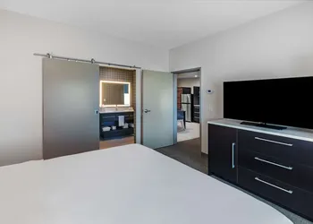 Home2 Suites by Hilton Midland East hotel thumbnail 8