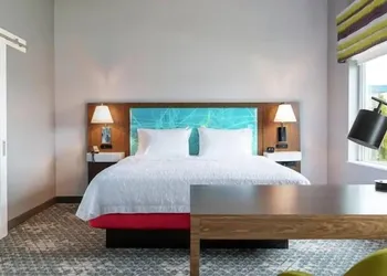 Hampton Inn Lexington, TN hotel thumbnail 5