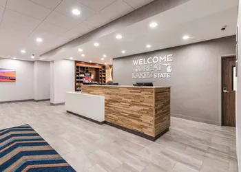 Hampton Inn & Suites Benton Harbor hotel thumbnail 4