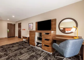 Hampton Inn & Suites Benton Harbor hotel thumbnail 6