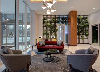Hampton Inn by Hilton Montreal Downtown hotel thumbnail 3