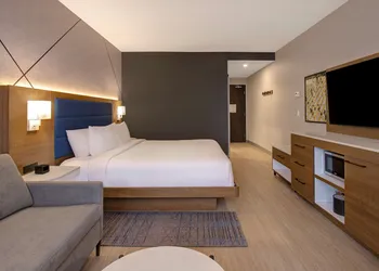 Hampton Inn by Hilton Montreal Downtown hotel thumbnail 8