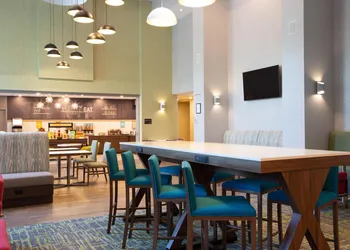 Hampton Inn & Suites by Hilton Edmonton St. Albert hotel thumbnail 3