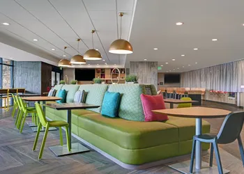 Home2 Suites by Hilton Lincolnshire Chicago hotel thumbnail 2