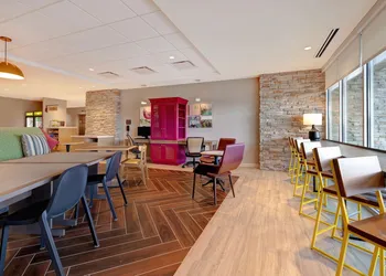 Home2 Suites by Hilton Lincolnshire Chicago hotel thumbnail 3