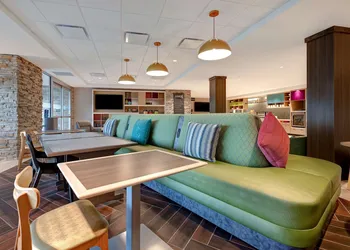 Home2 Suites by Hilton Lincolnshire Chicago hotel thumbnail 5