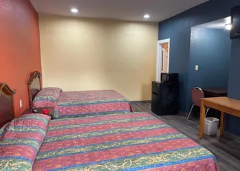 Kenwood Court Motel hotel thumbnail 2
