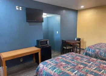 Kenwood Court Motel hotel thumbnail 7