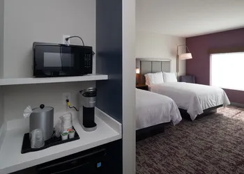 Holiday Inn Express and Suites Little Rock Downtown by IHG hotel thumbnail 8