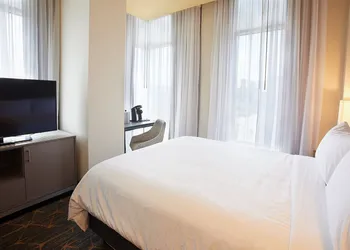 Holiday Inn Louisville Downtown by IHG hotel thumbnail 6