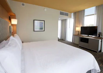 Holiday Inn Louisville Downtown by IHG hotel thumbnail 8