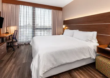 Holiday Inn Express NYC Brooklyn - Sunset Park by IHG hotel thumbnail 5