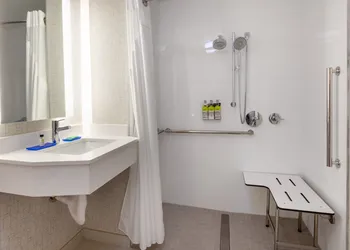Holiday Inn Express NYC Brooklyn - Sunset Park by IHG hotel thumbnail 7