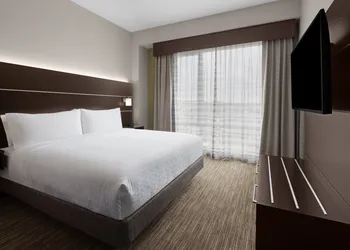 Holiday Inn Express & Suites Woodside LaGuardia Airport by IHG hotel thumbnail 7