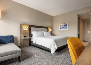 Holiday Inn Express Strathroy by IHG hotel thumbnail 7