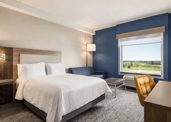Holiday Inn Express Strathroy by IHG hotel thumbnail 8