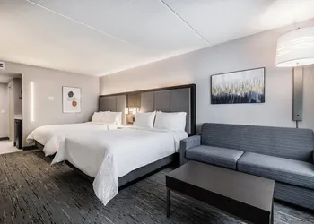 Holiday Inn Express & Suites Toronto Airport South by IHG hotel thumbnail 4