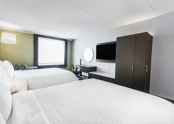 Holiday Inn Express & Suites Toronto Airport South by IHG hotel thumbnail 5