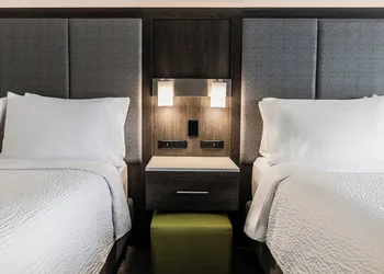 Holiday Inn Express & Suites Toronto Airport South by IHG hotel thumbnail 7