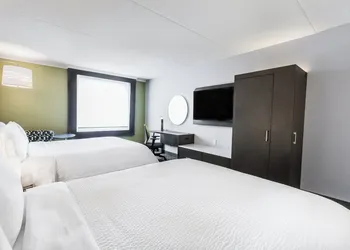Holiday Inn Express & Suites Toronto Airport South by IHG hotel thumbnail 5